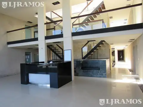 APTO CREDITO. OFICINA EN RIVIERA PARK