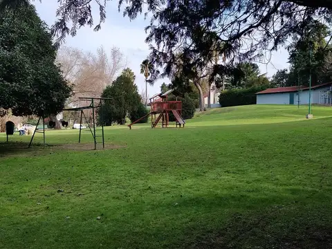 Alquiler Anual  Casa 4 Ambientes con Piscina Amueblada en El bosque CC Campana.
