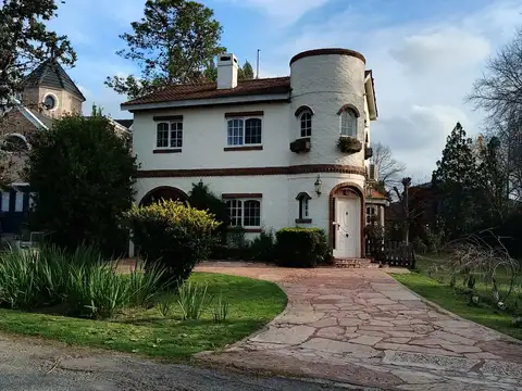 Casa en Alquiler en El Bosque, USD 1.100