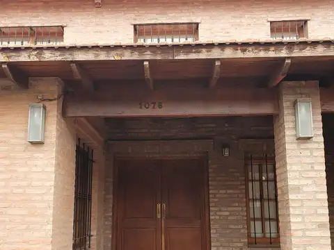 VENTA Casa 4 dormitorios. Calle Agüero. JK