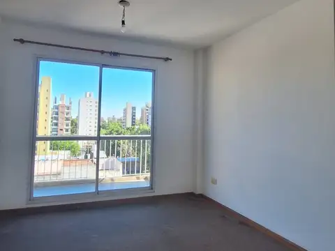 Departamento en Alquiler en Echesortu, $ 420.000
