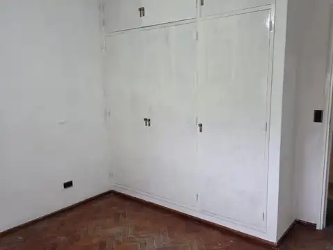 Departamento  1er Piso tres ambientes  Muy Bonito  