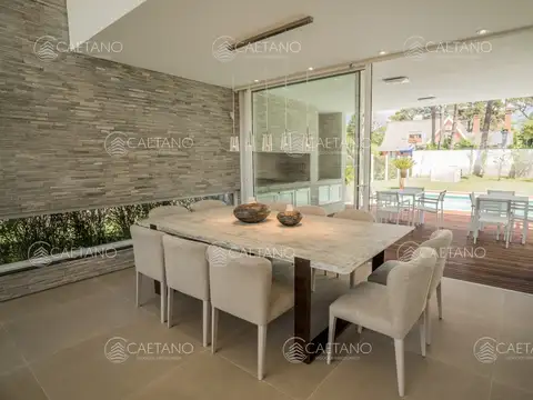 Casa en Alquiler Temporal en Playa Mansa, USD 66.000