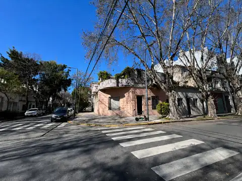 VENTA CASA LOTE PROPIO EN ESQUINA CHACARITA