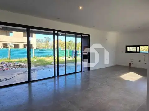 Casa  en Venta en Santa Sofía, Pilar del Este, Pilar