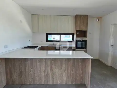 Casa en Venta en Pilar Del Este, USD 255.000