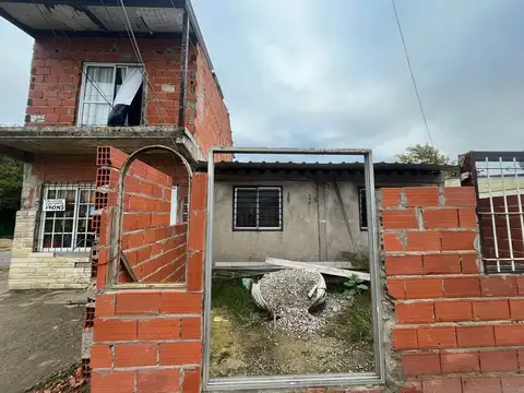 Casa 4 ambientes con 1 baño