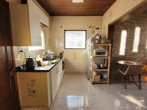 Casa en Alquiler en Villa Ballester, $ 990.000