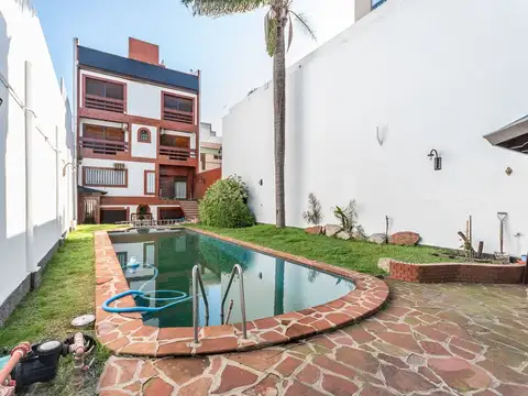 Casa en venta, 5 amb. con dep y coch. apto credito