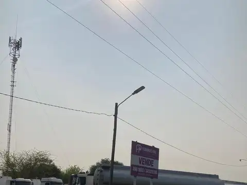 Terreno en  ESQUINA.