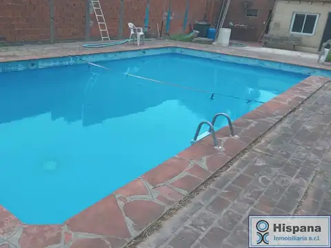 Einstein, entre El Cano y Liniers al 4200