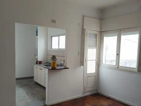 Depto Tipo Casa en Venta 40 años