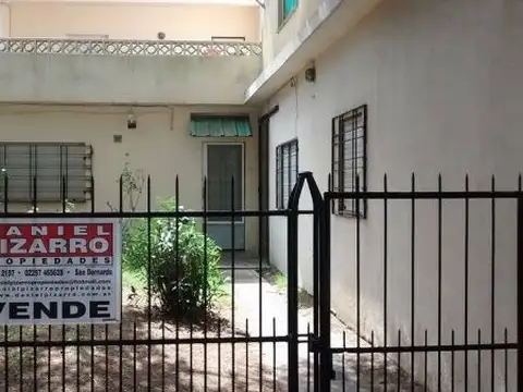 220 -  ESQUIU 600, Piso 1