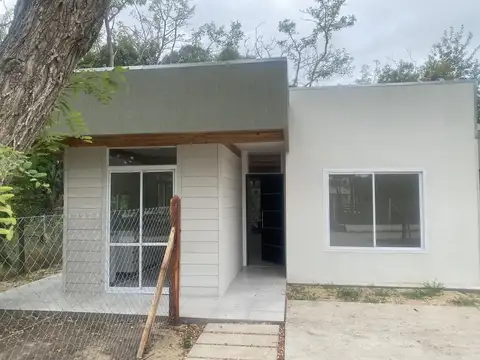 Casa 3 ambientes con 2 baños
