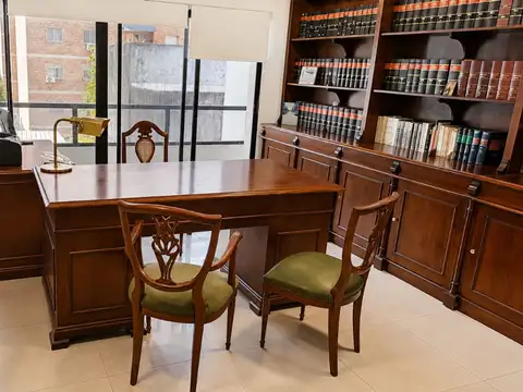Oficina profesional en venta 56 m² + balcón.