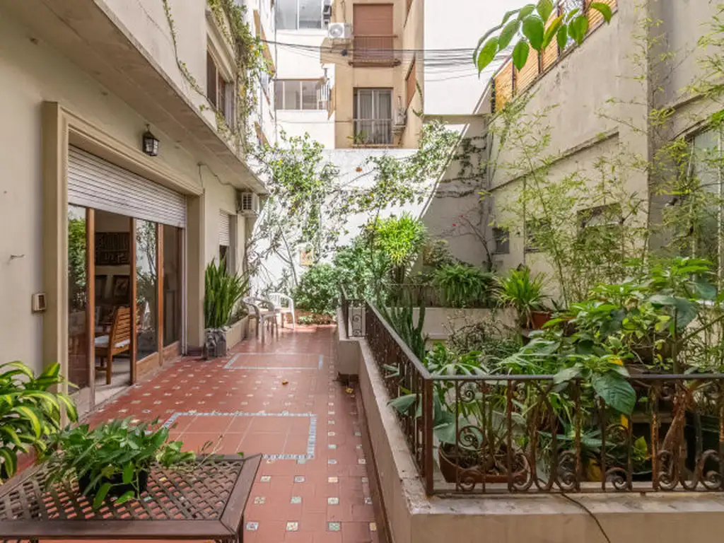 Av. Directorio 1719 , Piso 0