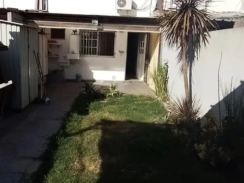 Dúplex 3 ambientes con parque en venta en Ituzaingó