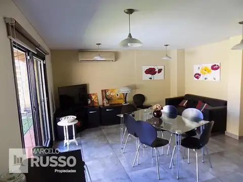 Casa 6 ambientes con 4 baños