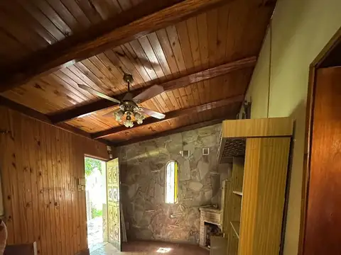 VENTA CASA 2 DORMITORIOS FUNES CON PILETA