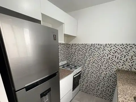 Departamento 3 AMBIENTES AMOBLADO, CON COCHERA en Zona Centro, Caseros