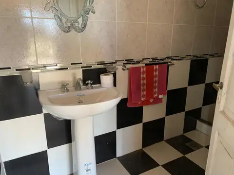 CASA AMPLIA EN CAIMA SOBRE RUTA 11