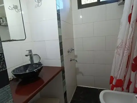 CASA QUINTA 3 AMB CON PILETA Y QUINCHO PERMUTA