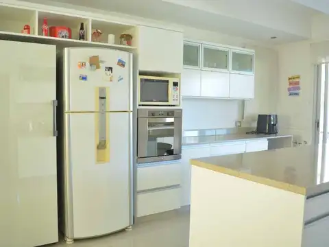 OPORTUNIDAD – CASA DE 497m2 EN  LAS CASUARINAS