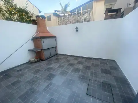 Casa en Alquiler con 1 cochera