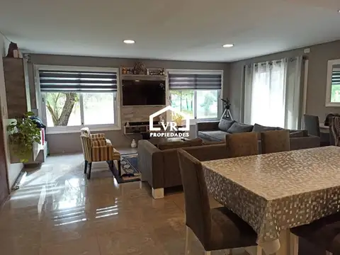 Casa 5 ambientes con 4 baños