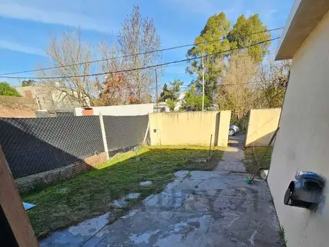 CASA EN VENTA EN GONNET