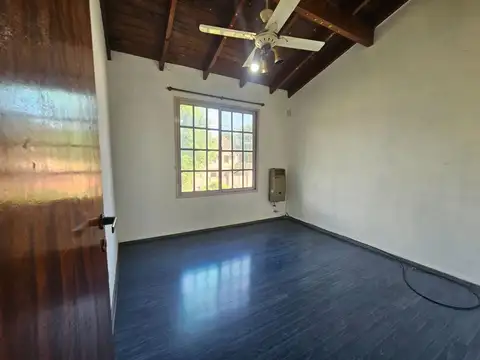 Depto Tipo Casa 4 ambientes con 2 baños