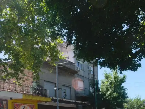 Local en zona comercial de 3,30 x 15