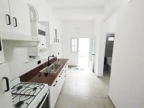 Venta Casa 2 dormitorios   2 monoambientes Echesortu