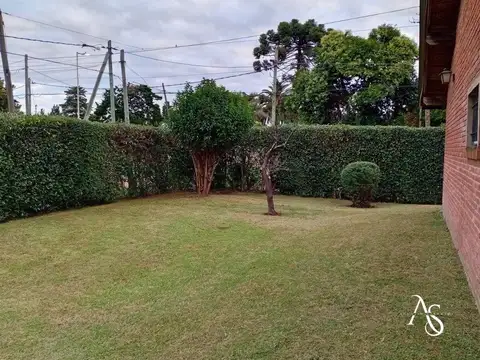Casa en Venta con 2 cocheras