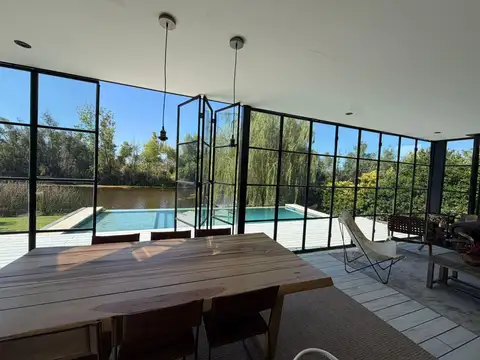 Casa en venta al lago en Acacias Puertos