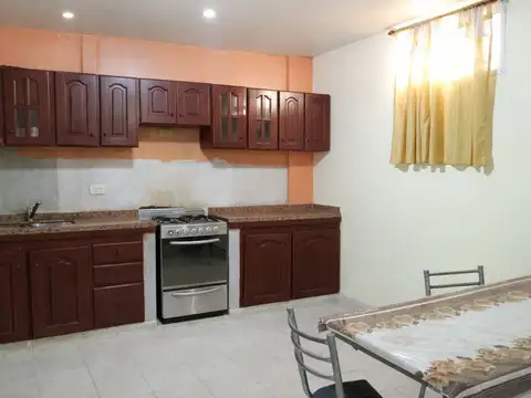 Depto Tipo Casa en Alquiler de 4 ambientes