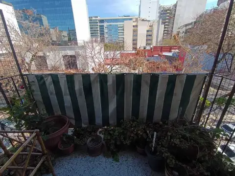 VENTA DEPARTAMENTO TRES AMBIENTES CON DEPENDENCIA BALCON AL FRENTE EN BELGRANO