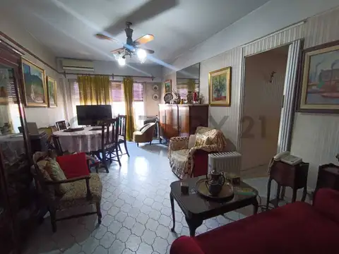 VENTA DEPARTAMENTO TRES AMBIENTES CON DEPENDENCIA BALCON AL FRENTE EN BELGRANO