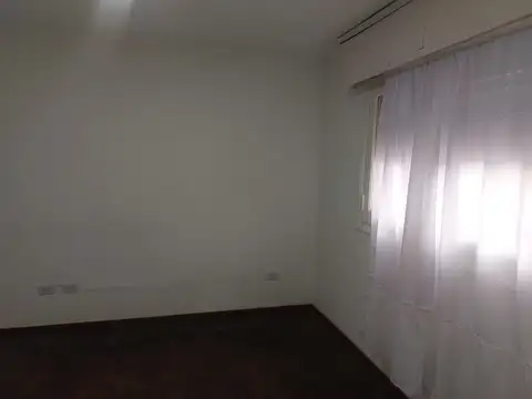 Avenida Pellegrini 200, Piso 1