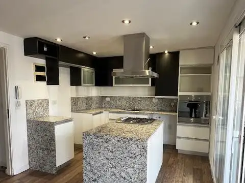 Departamento 4 ambientes con 2 baños