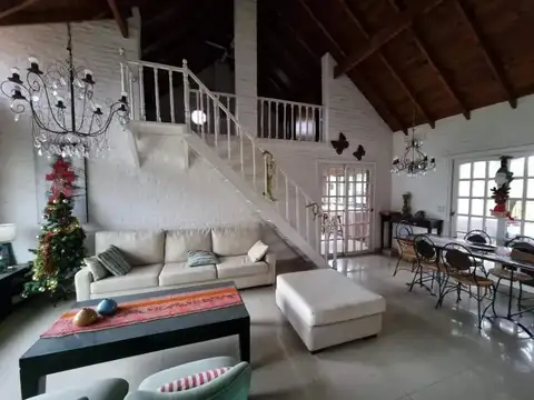 Casa en Alquiler de 4 dormitorios
