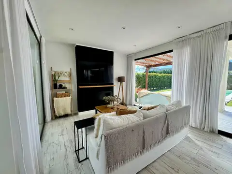 Casa en Alquiler Temporal en El Cantón, USD 4.000