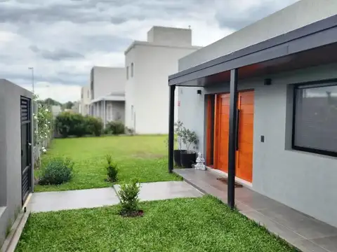 Casa en Venta en Funes, USD 299.000