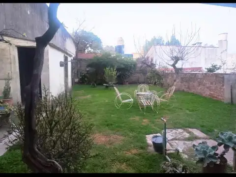 CASA EN VENTA EN BOULOGNE DE 4 AMB GRAN FONDO