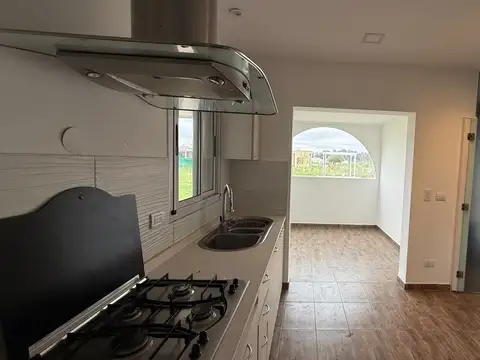 Casa 2 ambientes con 2 baños
