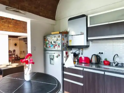 CASA EN VENTA 4 AMBIENTES