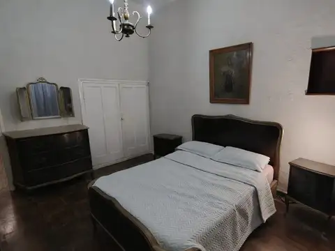 Casa 6 ambientes con 2 baños