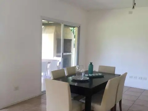 Casa en Alquiler de 3 dormitorios