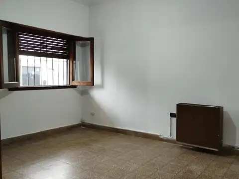 Casa en Alquiler con 1 cochera