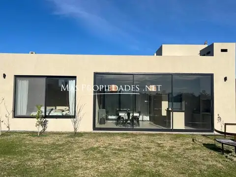 Venta Casa en El Aljibe 3 Dormitorios Pilar